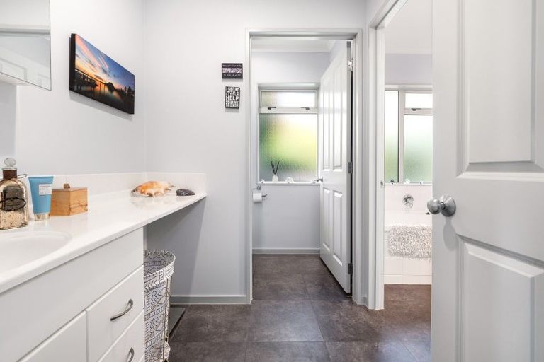 Photo of property in 19 Roger Guy Place, Welcome Bay, Tauranga, 3175