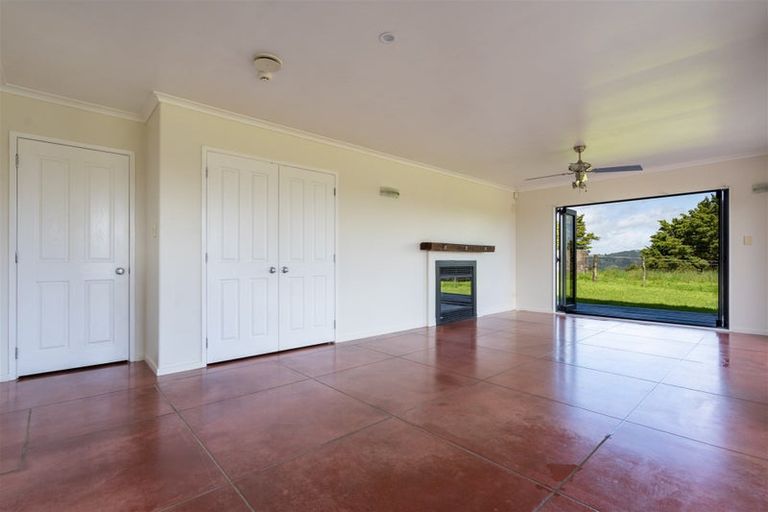 Photo of property in 42 Piwakawaka Rise, Karetu, 0283