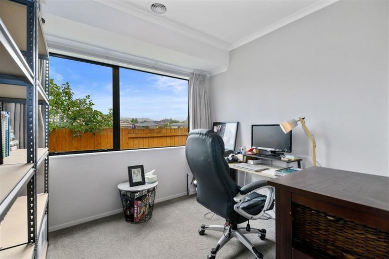 Photo of property in 4 Mccahon Drive, Pukehangi, Rotorua, 3015