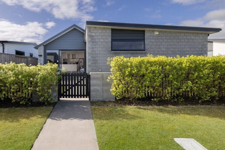 Photo of property in 1 Harp Place, Papamoa, 3118
