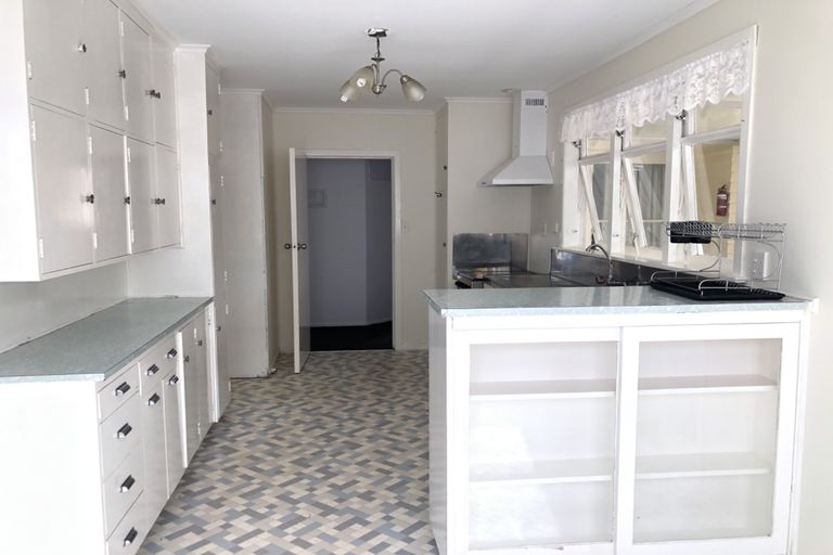 Photo of property in 41 Regent Street, Papatoetoe, Auckland, 2025