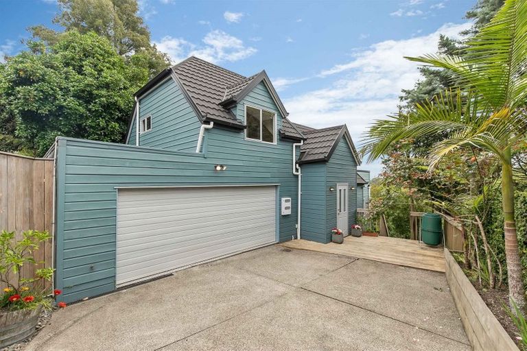 Photo of property in 2/19 Pemberton Avenue, Bayview, Auckland, 0629