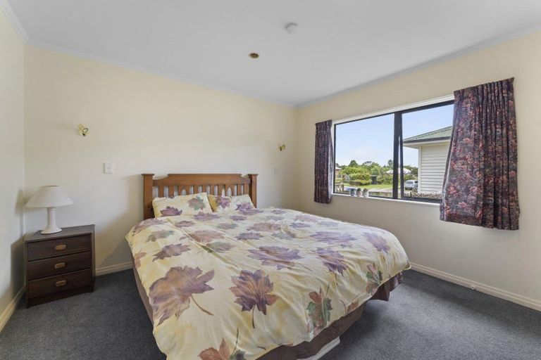 Photo of property in 24 Millhaven Place, Otaki, 5512