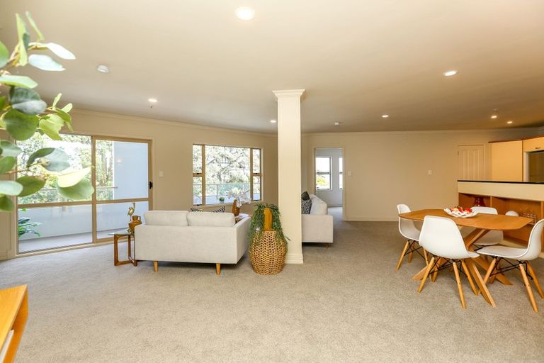 Photo of property in 1f Queen Street, New Plymouth, 4310