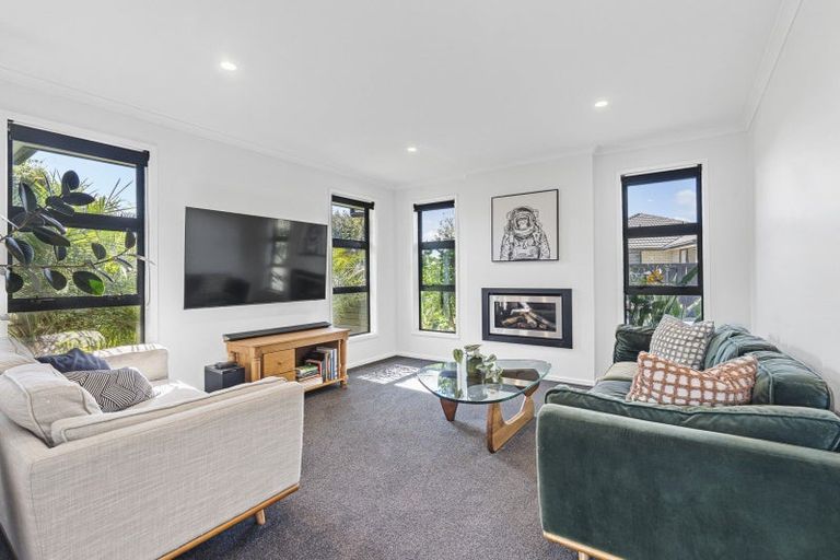 Photo of property in 5 Cessna Lane, Glen Avon, New Plymouth, 4312