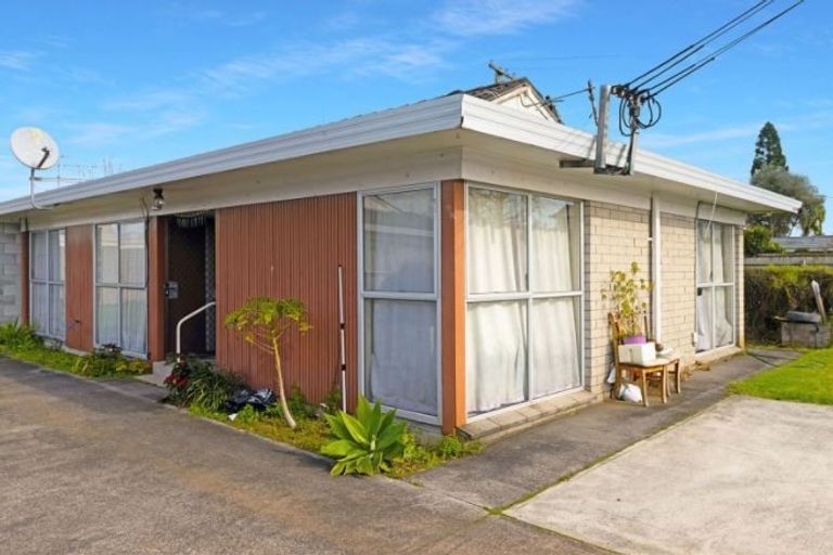 Photo of property in 1/57 Victoria Road, Papatoetoe, Auckland, 2025