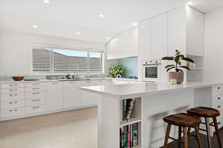 Photo of property in 21 Eric Farley Drive, Kumeu, 0810