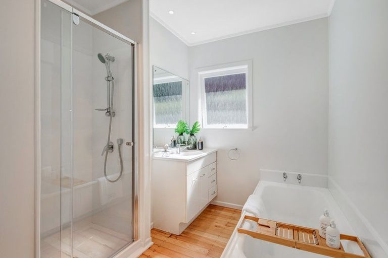 Photo of property in 1/56 Potter Avenue, Northcote, Auckland, 0627