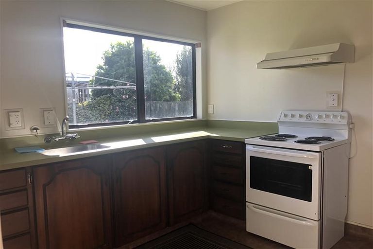 Photo of property in 18 Middle Road, Havelock North, 4130