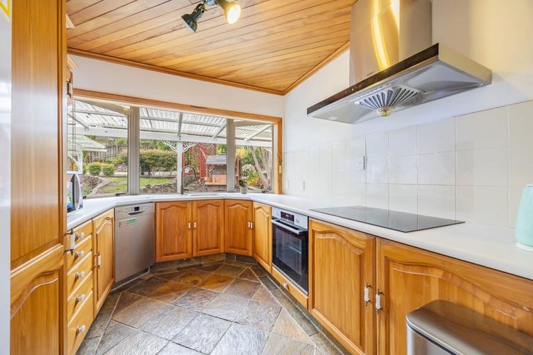 Photo of property in 17 Louise Place, Browns Bay, Auckland, 0630