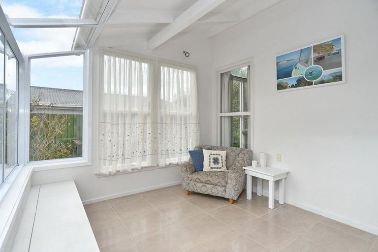 Photo of property in 2/1 Leeman Place, Redwood, Christchurch, 8051