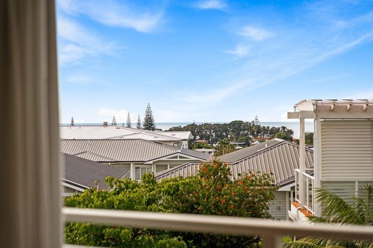 Photo of property in 61 Panorama Heights, Orewa, 0931