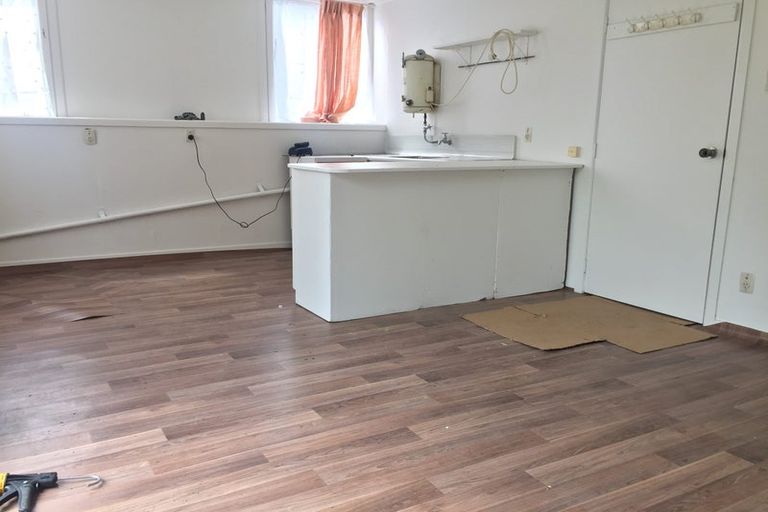 Photo of property in 32 Barbary Avenue, Kelston, Auckland, 0602