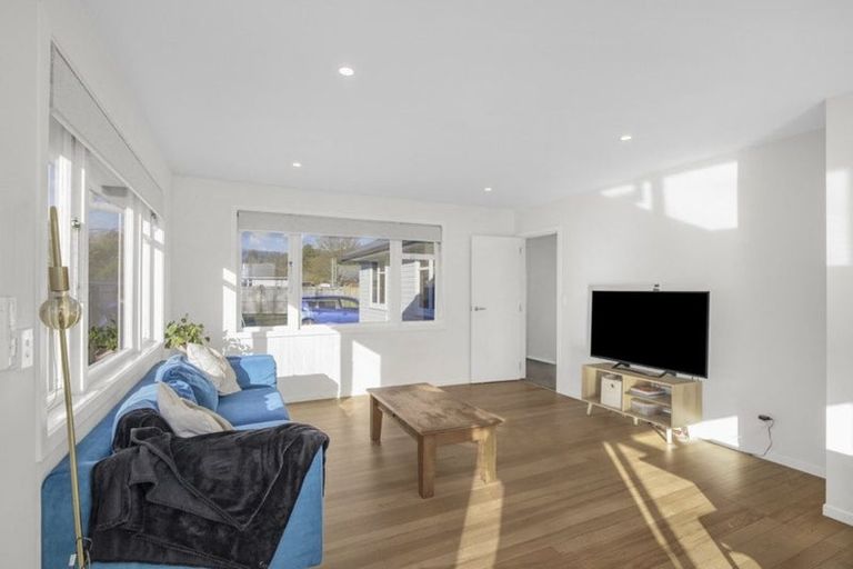 Photo of property in 12 Whangakoko Grove, Birchville, Upper Hutt, 5018