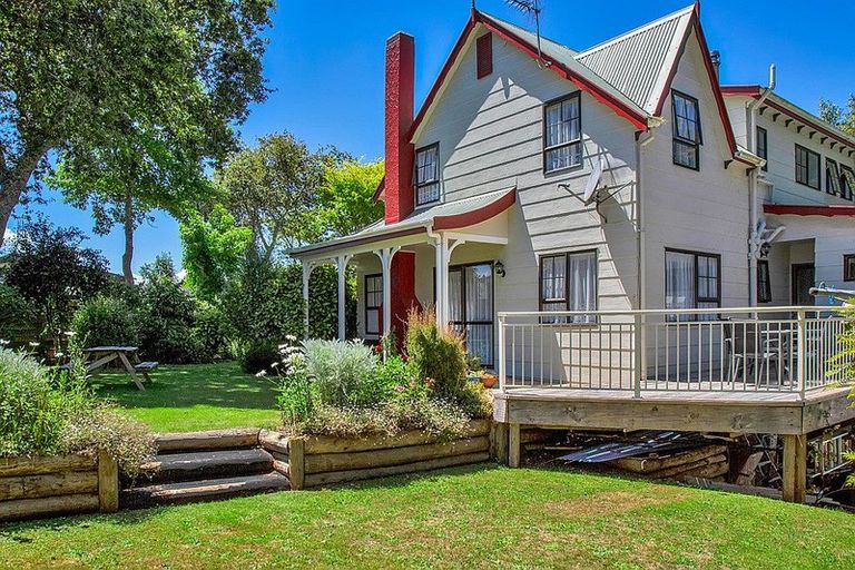 Photo of property in 27 Montjoy Street, Stratford, 4332