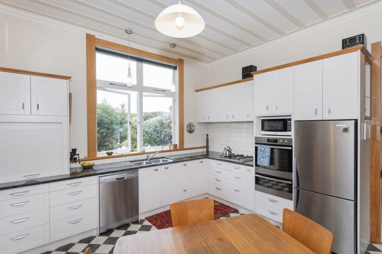 Photo of property in 5 Ormond Road, Whataupoko, Gisborne, 4010