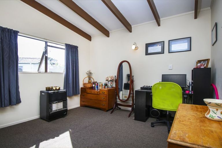 Photo of property in 142 Moire Road, West Harbour, Auckland, 0618