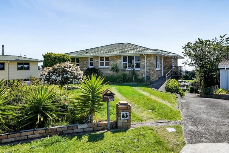 Photo of property in 5 Hillcrest Street, Glen Avon, New Plymouth, 4312