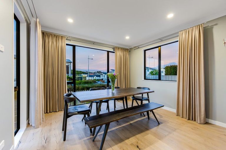 Photo of property in 11 Bight Road, Long Bay, Auckland, 0630