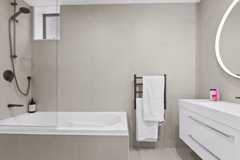 Photo of property in 3/14 Inga Road, Milford, Auckland, 0620