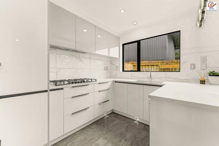 Photo of property in 11a Mcinnes Road, Weymouth, Auckland, 2103