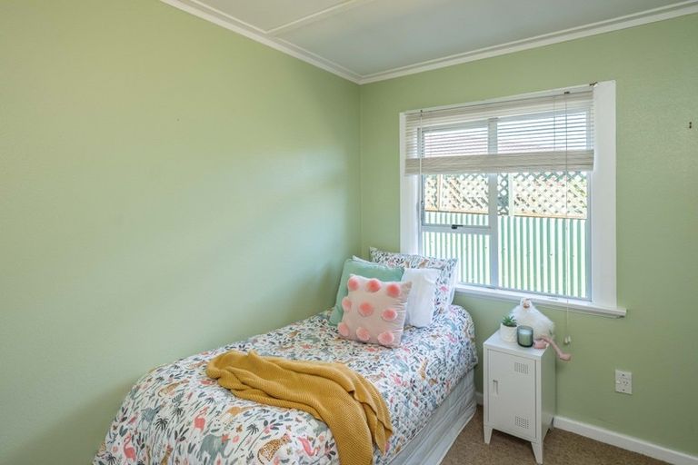 Photo of property in 23 Kaka Road, Raumati Beach, Paraparaumu, 5032