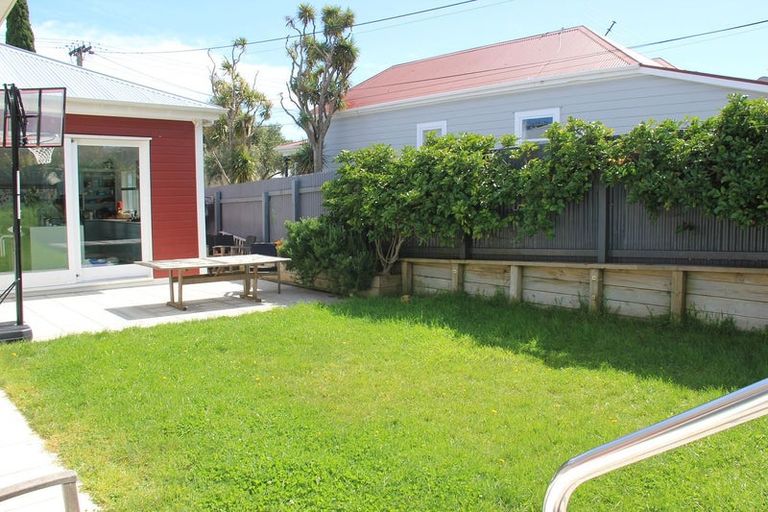 Photo of property in 45 Austin Street, Mount Victoria, Wellington, 6011