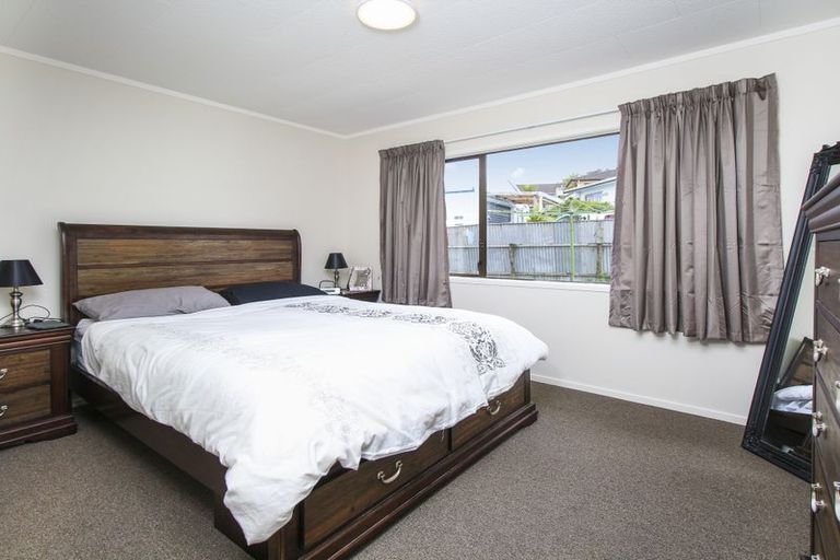Photo of property in 142 Moire Road, West Harbour, Auckland, 0618