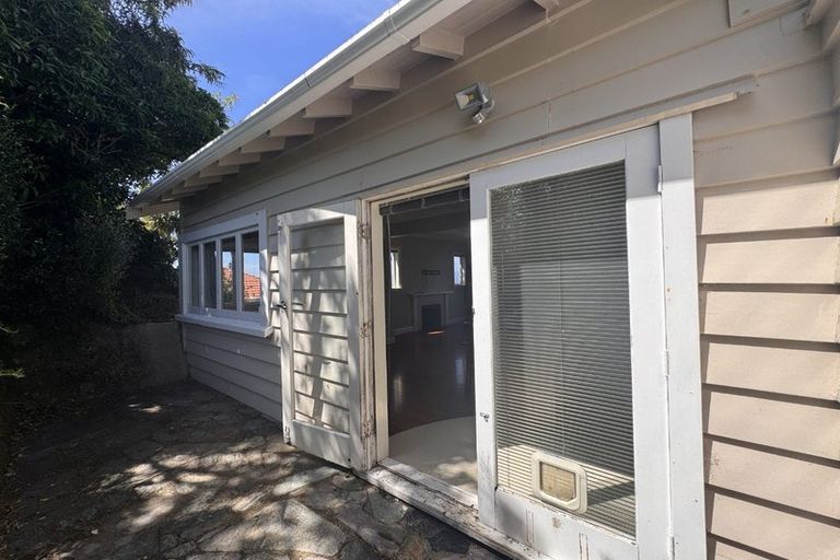 Photo of property in 24 Highbury Crescent, Highbury, Wellington, 6012