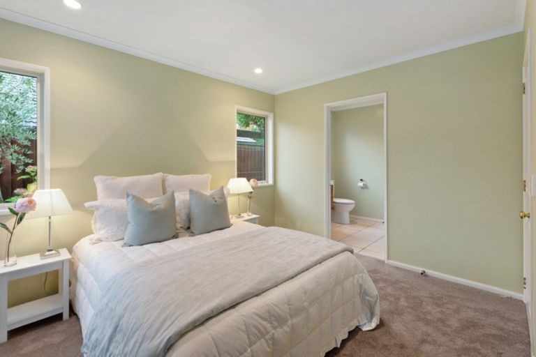 Photo of property in 43 Memorial Avenue, Ilam, Christchurch, 8053