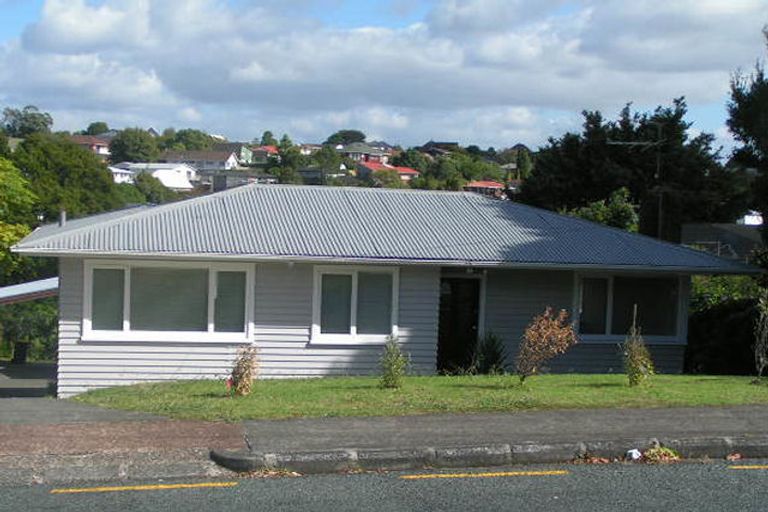 Photo of property in 1/3 Pax Avenue, Forrest Hill, Auckland, 0620