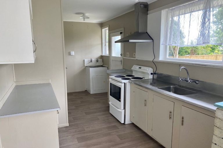 Photo of property in 17 Sheehan Road, Te Atatu South, Auckland, 0610
