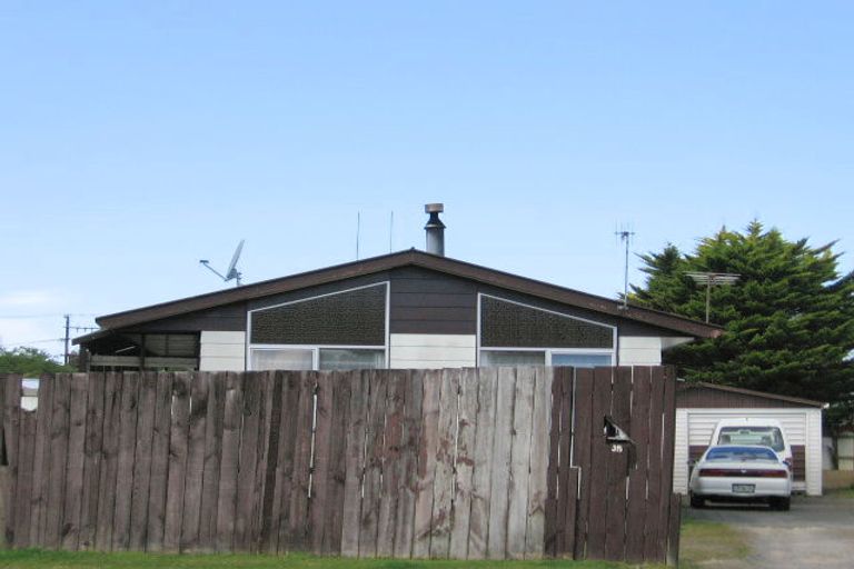 Photo of property in 35 Tania Crescent, Western Heights, Rotorua, 3015