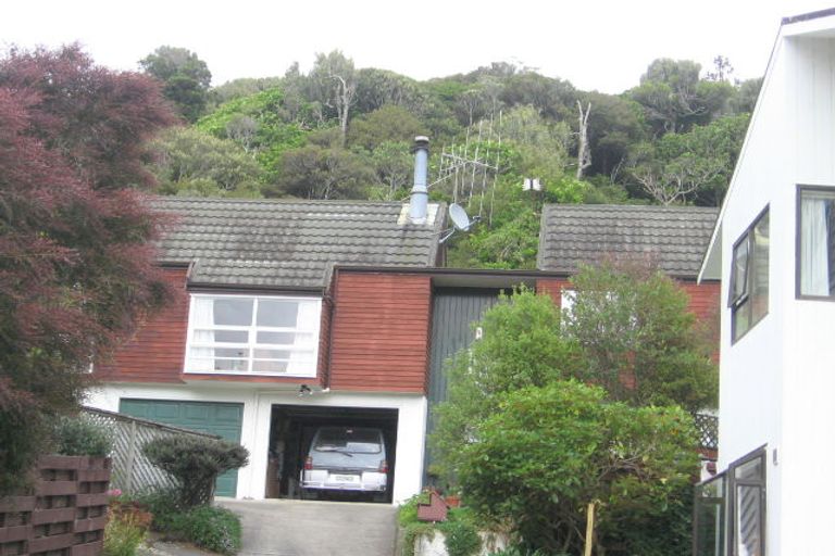 Photo of property in 28 Balliol Drive, Tawa, Wellington, 5028