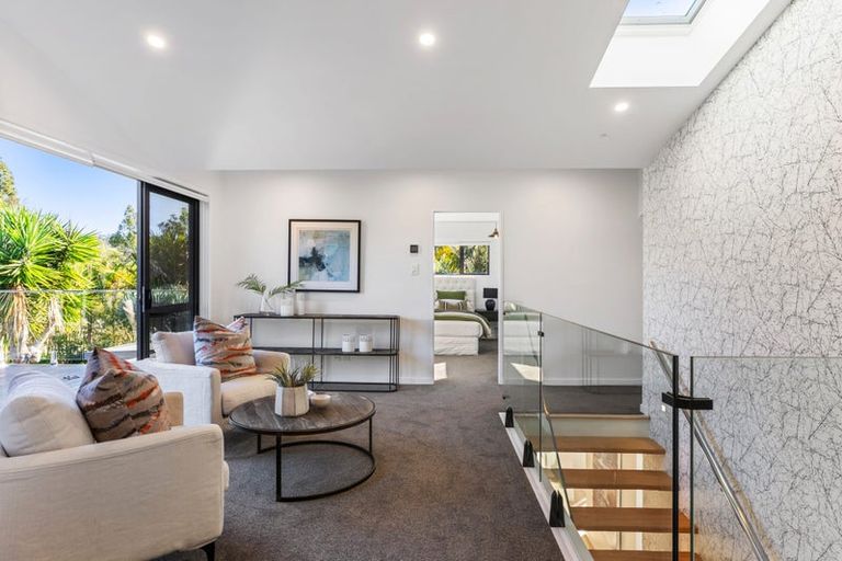 Photo of property in 6 Birchwood Grove, Greenhithe, Auckland, 0632