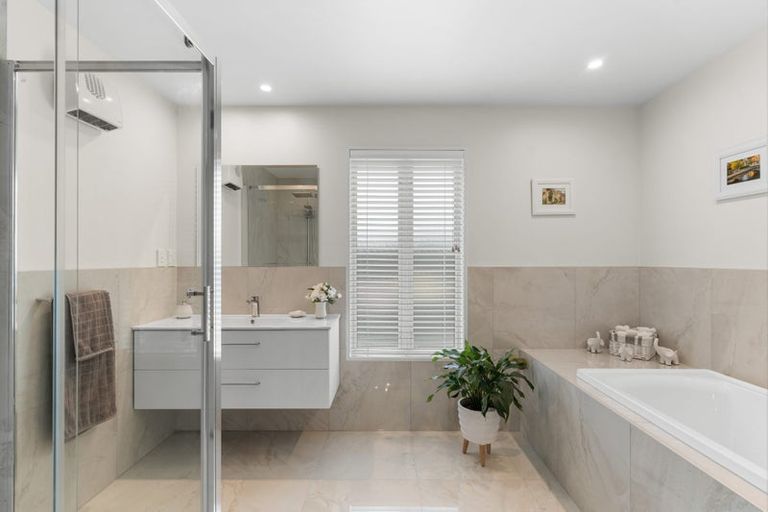 Photo of property in 12 Chesterfield Mews, Russley, Christchurch, 8042