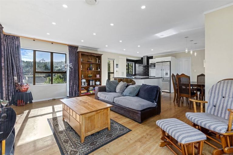 Photo of property in 27 Hale Crescent, Bayview, Auckland, 0629
