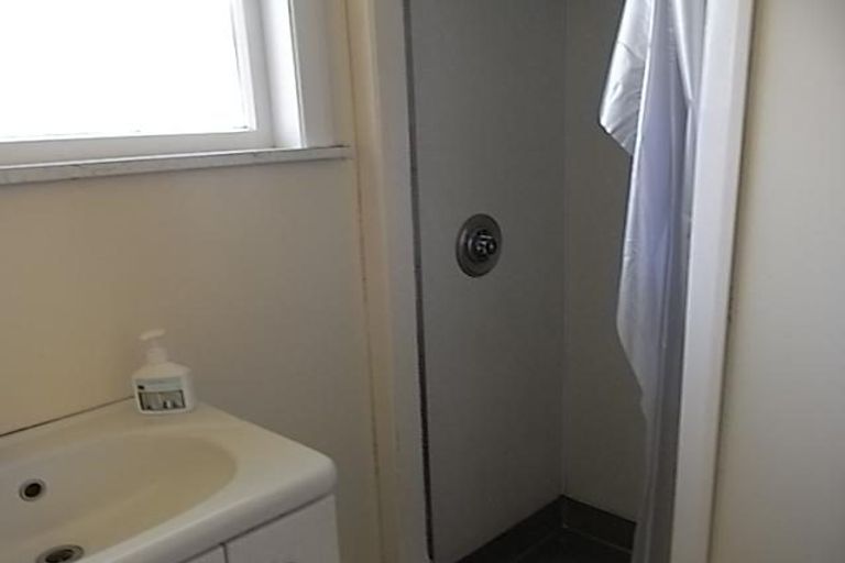 Photo of property in 28 Galway Avenue, Hokowhitu, Palmerston North, 4410