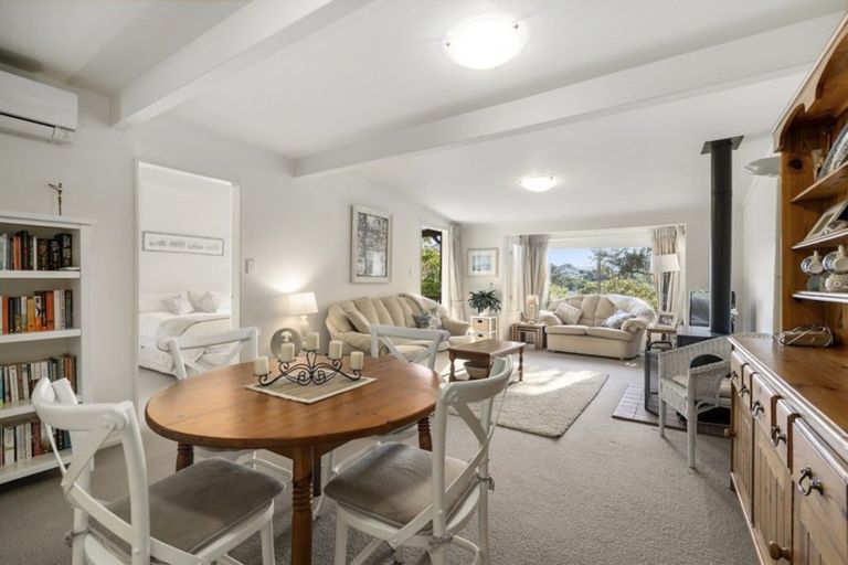 Photo of property in The Triangle, 4/33 Halswater Drive, Churton Park, Wellington, 6037