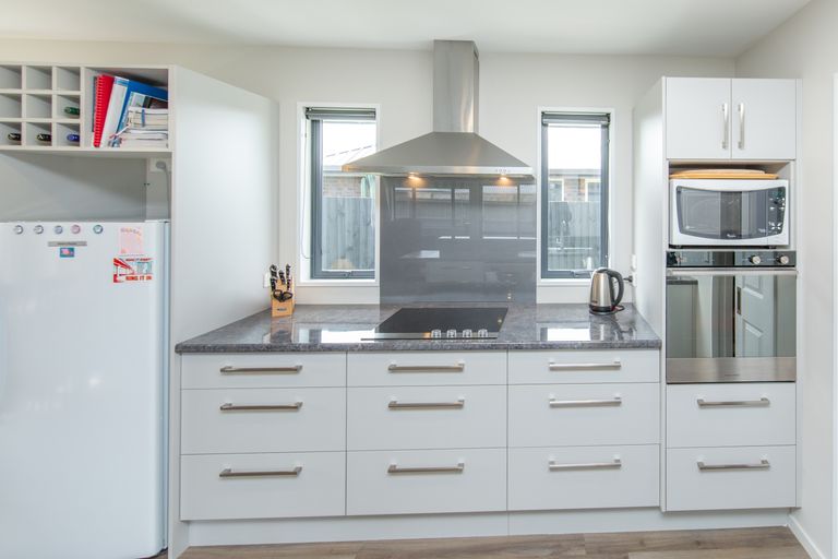 Photo of property in 28 Surfers Place, North New Brighton, Christchurch, 8083