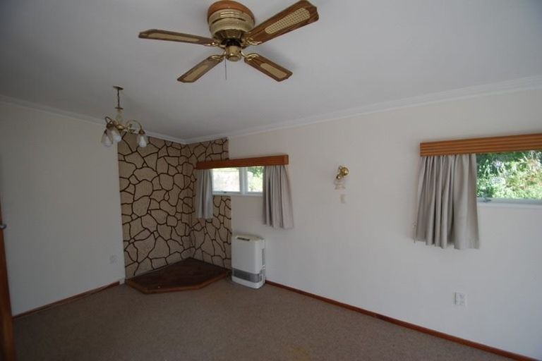 Photo of property in 13 Bell Street, Tawa, Wellington, 5028