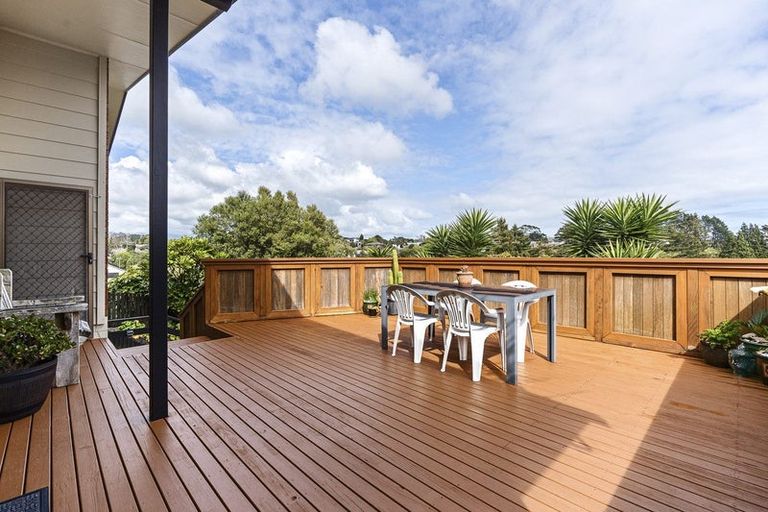 Photo of property in 100 Heta Road, Highlands Park, New Plymouth, 4312