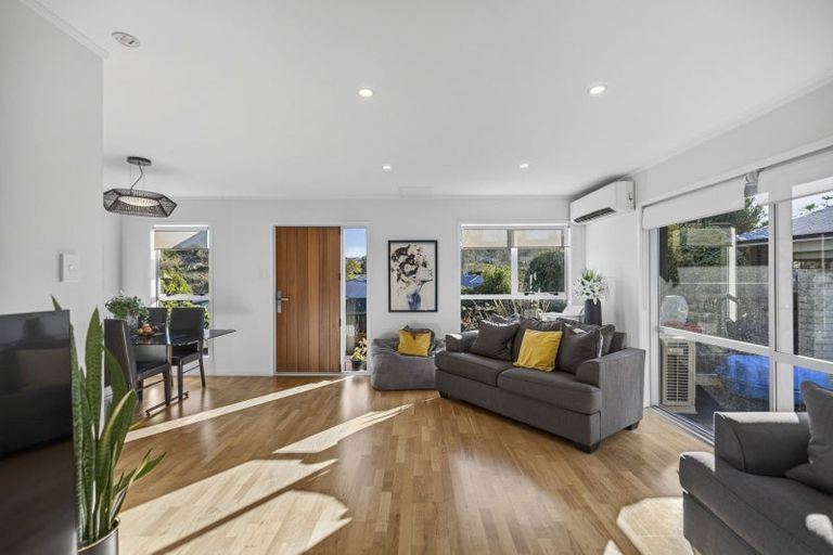 Photo of property in 21 Heaphy Street, Westown, New Plymouth, 4310