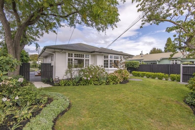 Photo of property in 14 Stenness Avenue, Somerfield, Christchurch, 8024