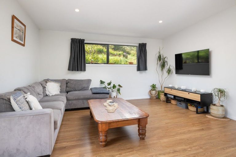 Photo of property in 30 Waimarama Street, Waikawa, Picton, 7220