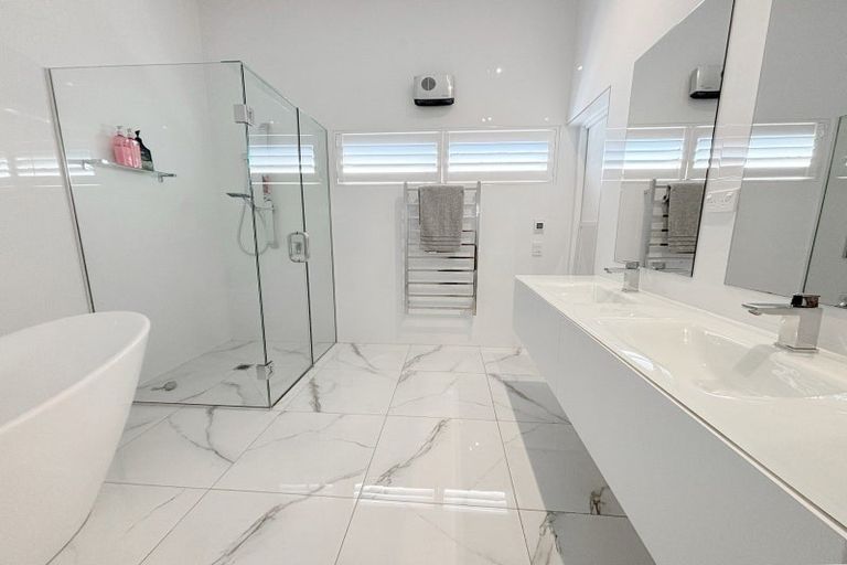 Photo of property in 1/16 Strowan Road, Strowan, Christchurch, 8052