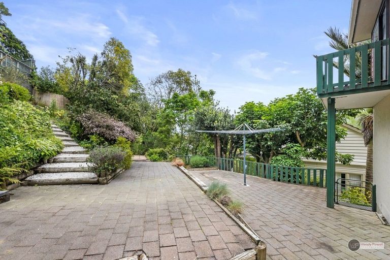 Photo of property in 18 Woodvale Grove, Fairfield, Lower Hutt, 5011