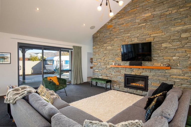 Photo of property in 12 Annan Street, Clyde, 9330