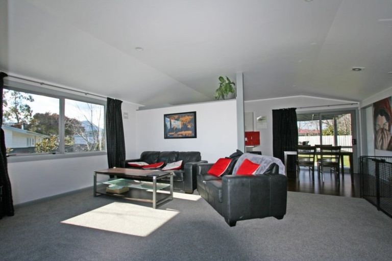 Photo of property in 76 Richmond Avenue, Richmond Heights, Taupo, 3330