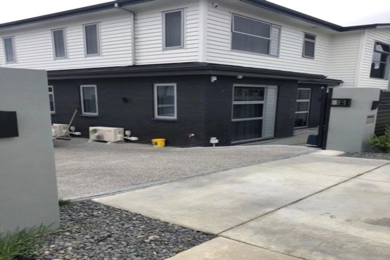 Photo of property in 5 Michael Richard Place, East Tamaki Heights, Auckland, 2016